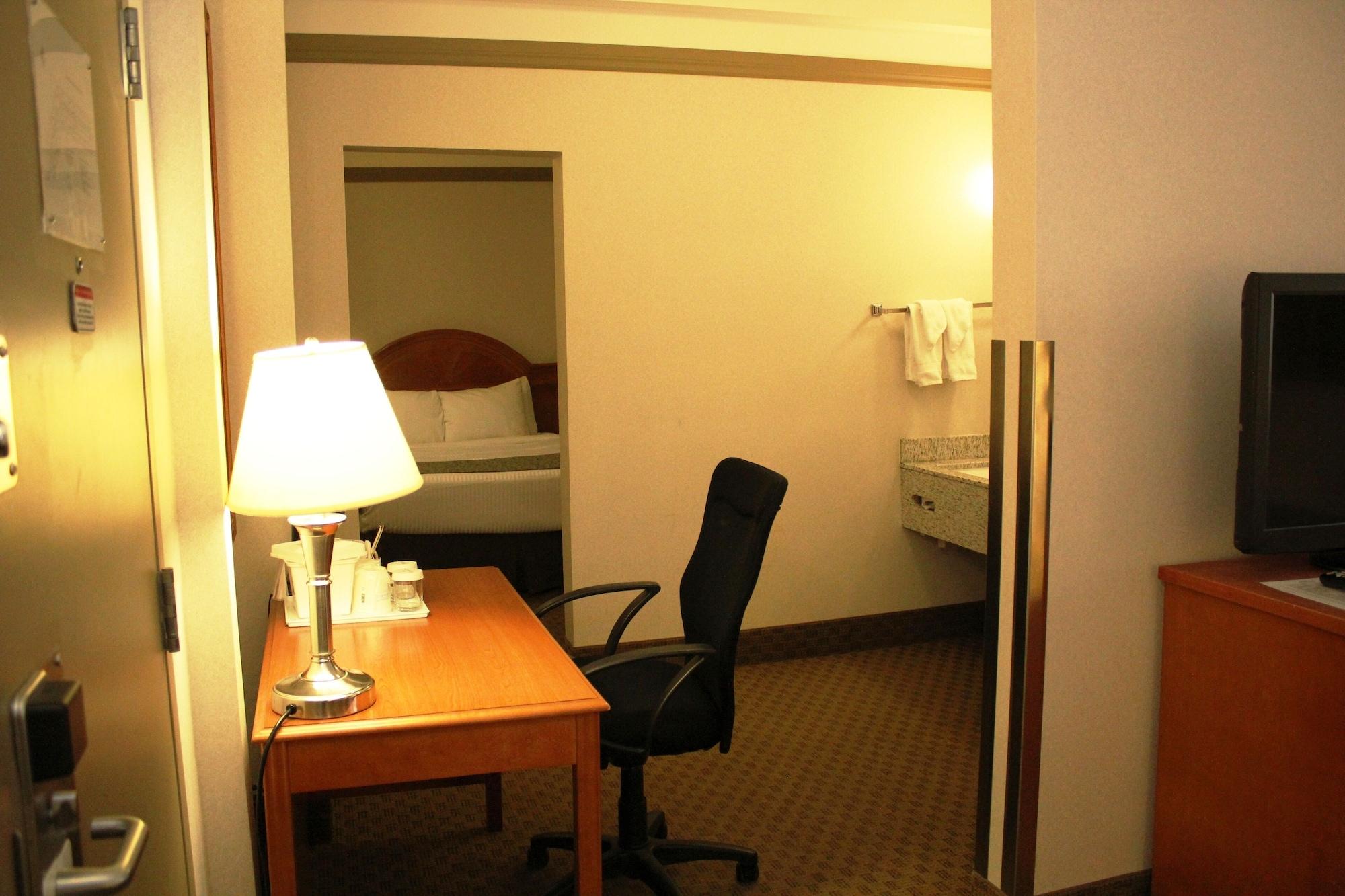 Ramada By Wyndham Edmonton South Hotel Eksteriør billede