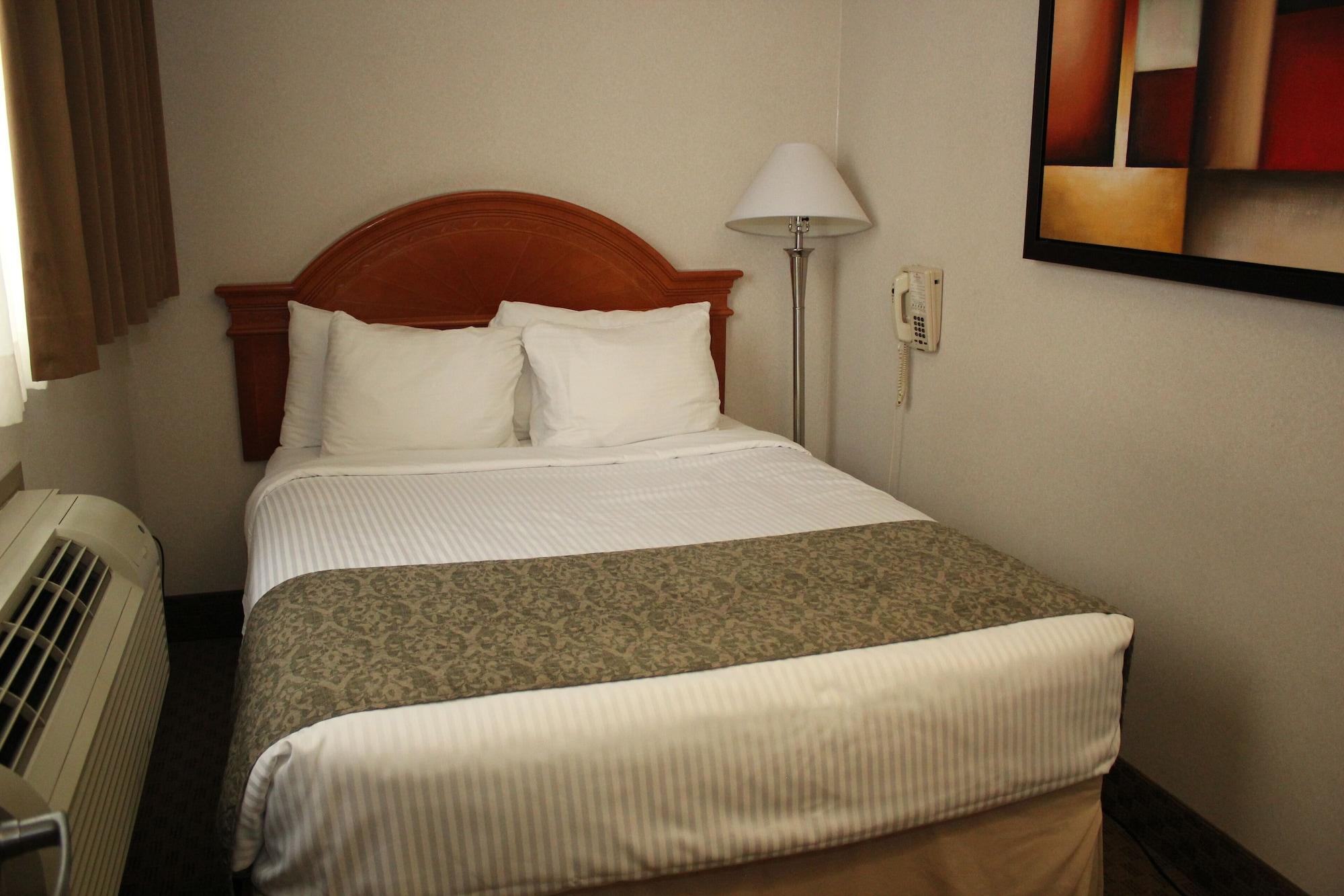 Ramada By Wyndham Edmonton South Hotel Eksteriør billede