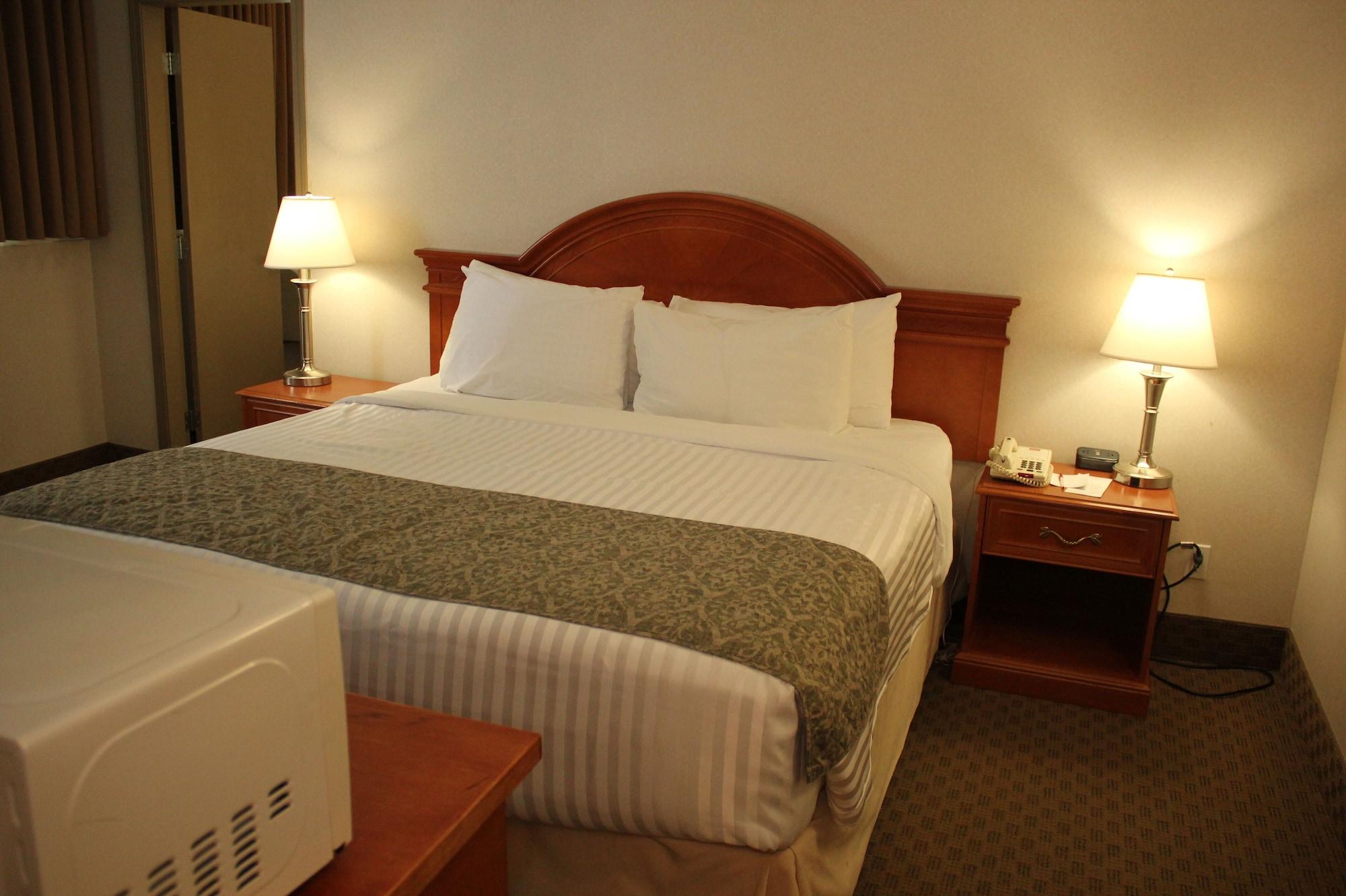 Ramada By Wyndham Edmonton South Hotel Eksteriør billede