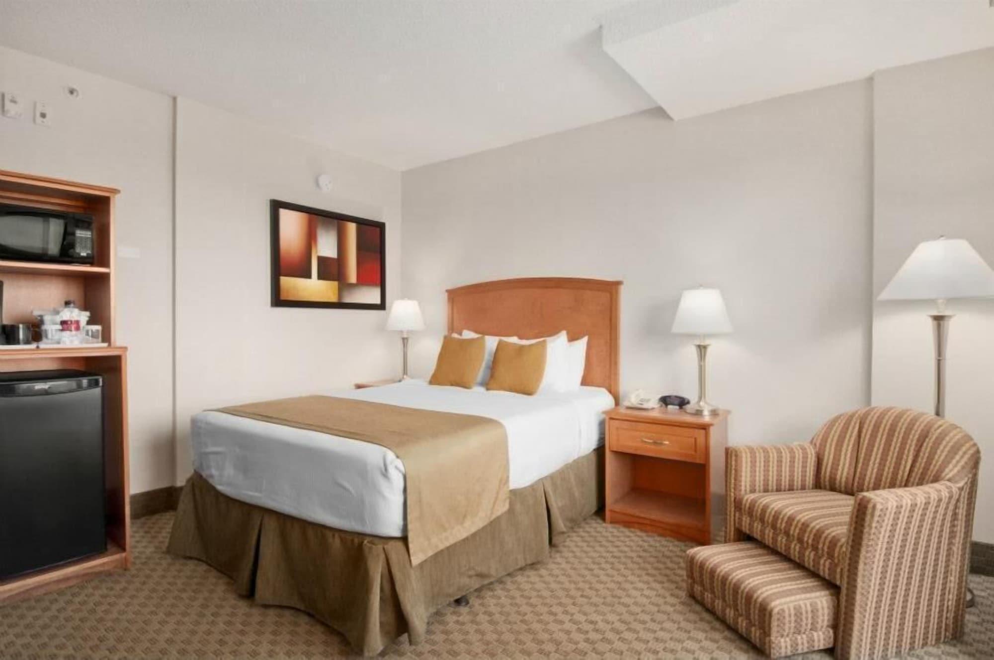 Ramada By Wyndham Edmonton South Hotel Eksteriør billede