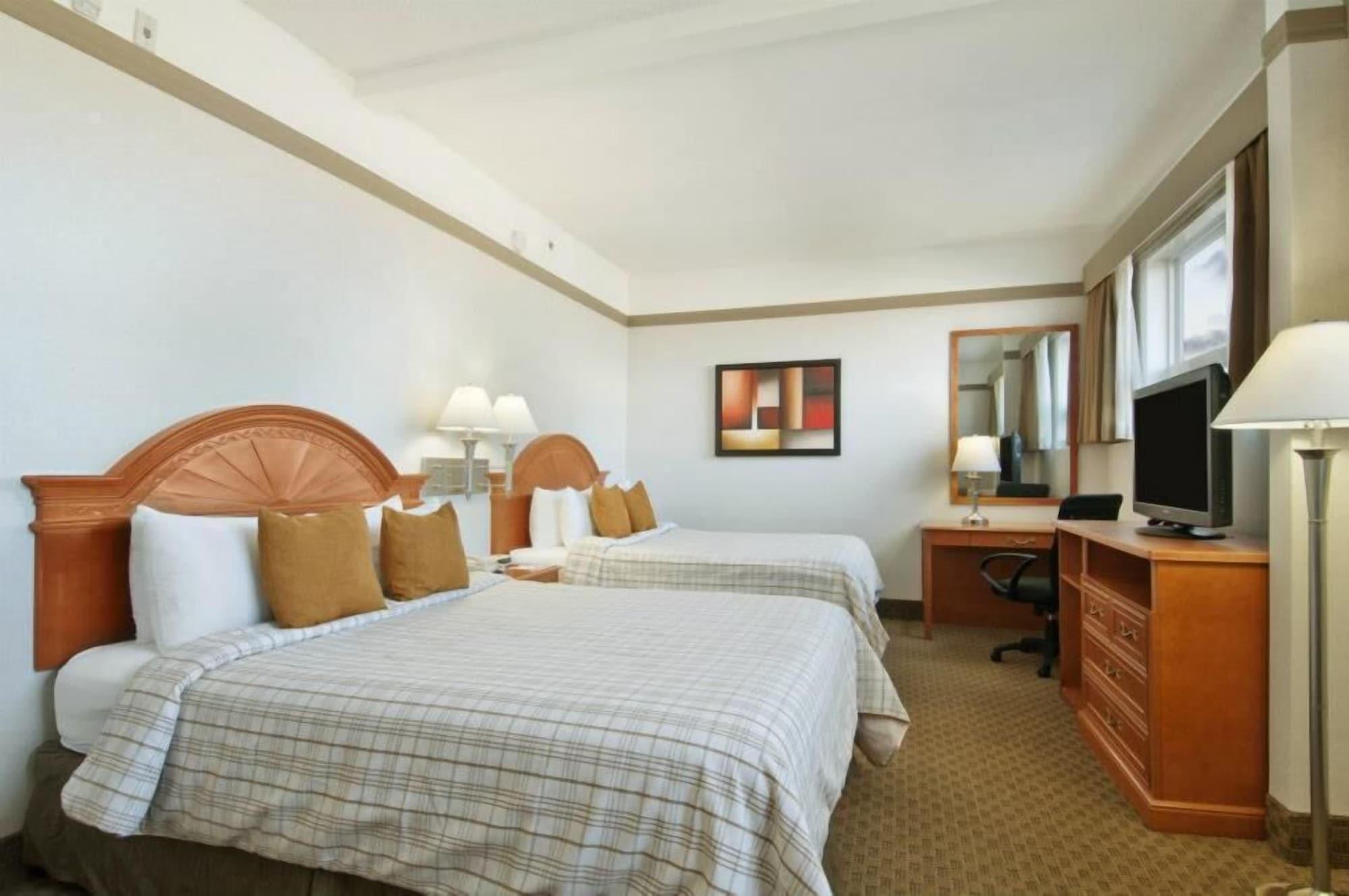 Ramada By Wyndham Edmonton South Hotel Eksteriør billede