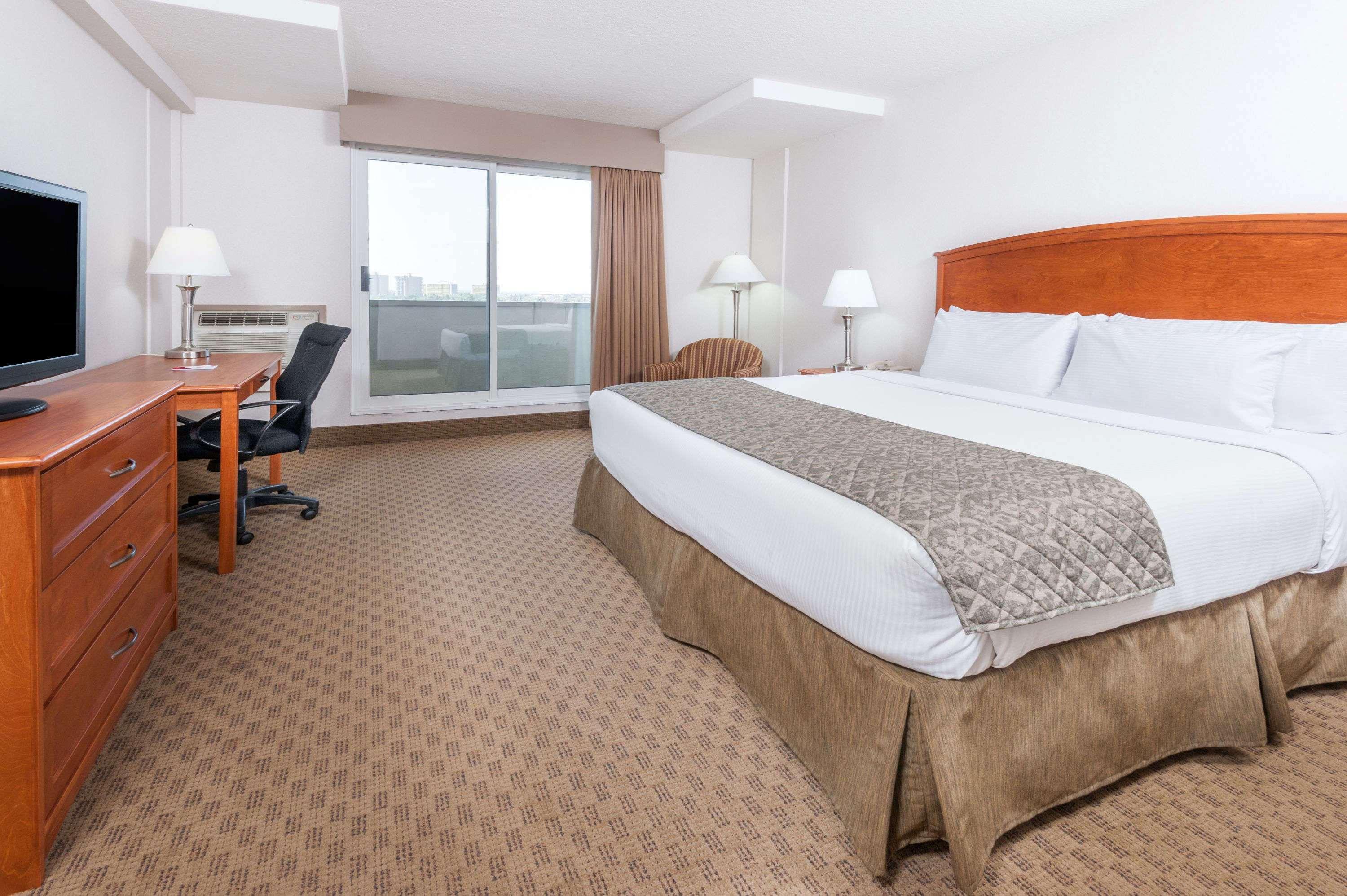 Ramada By Wyndham Edmonton South Hotel Eksteriør billede