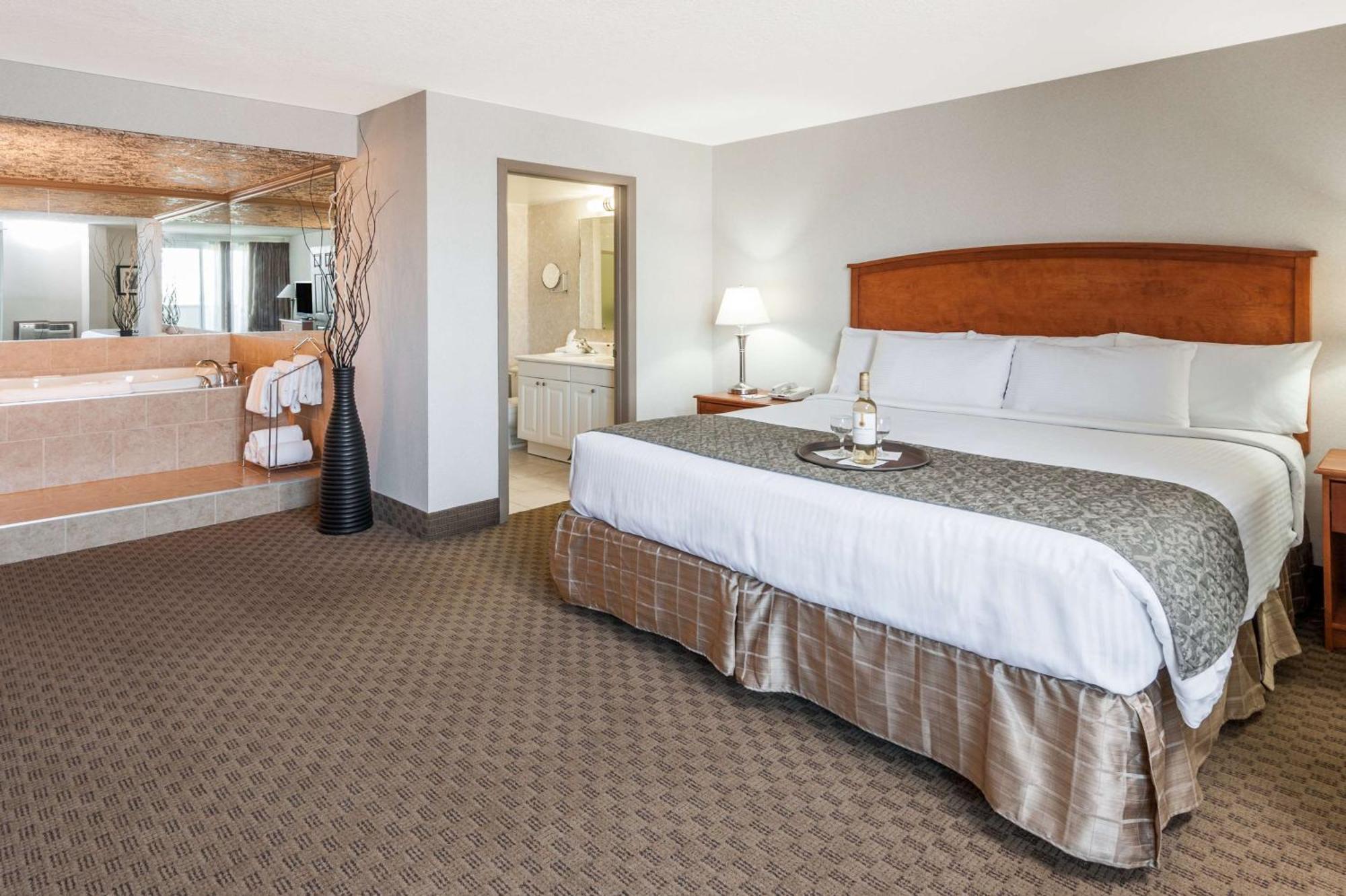 Ramada By Wyndham Edmonton South Hotel Eksteriør billede