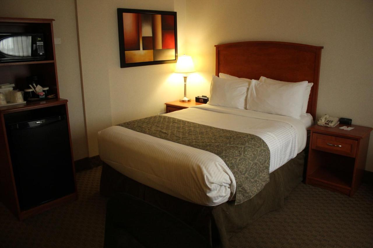 Ramada By Wyndham Edmonton South Hotel Eksteriør billede