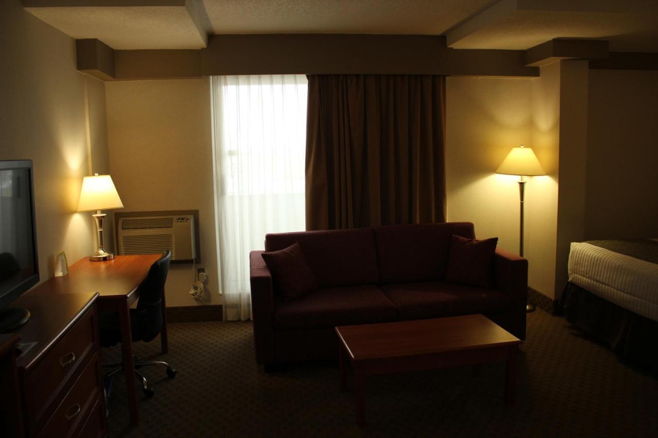 Ramada By Wyndham Edmonton South Hotel Eksteriør billede