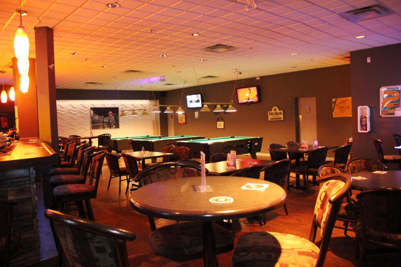 Ramada By Wyndham Edmonton South Hotel Eksteriør billede